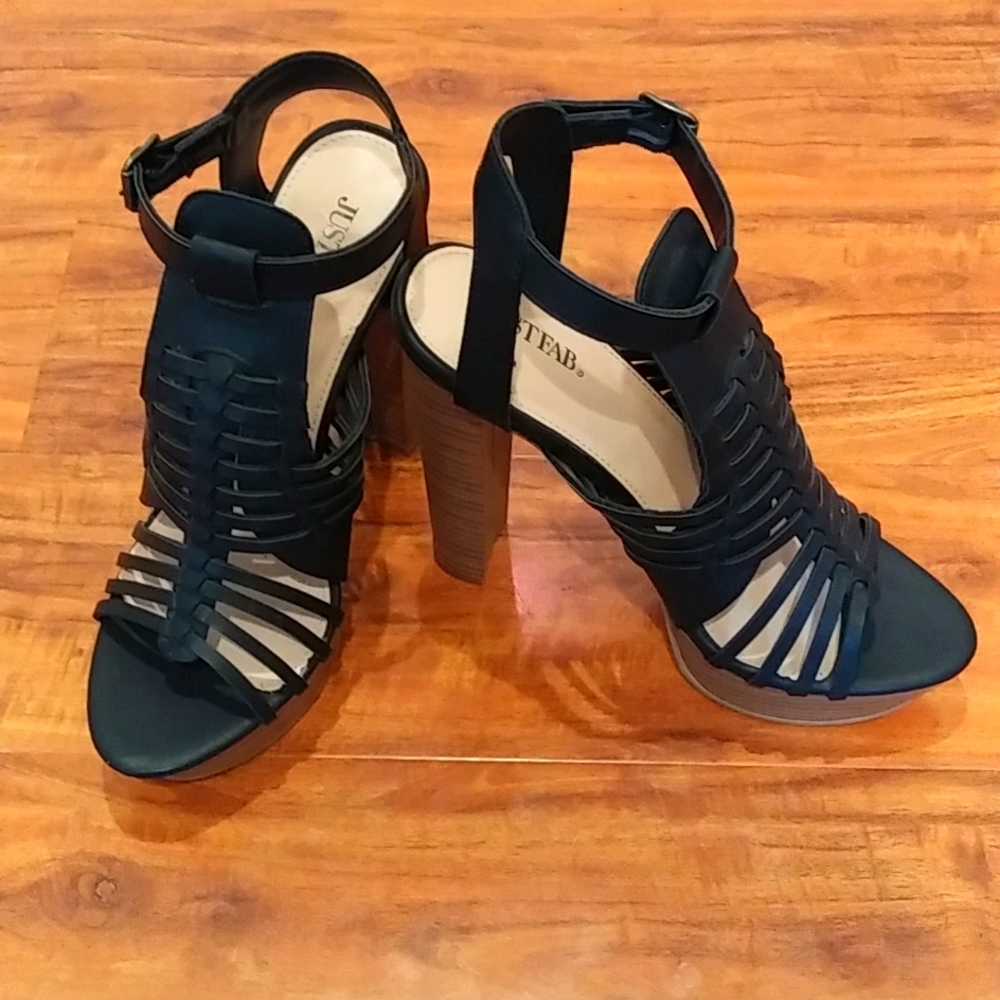 NWOB JustFab Victoria Chunky Heels, 7.5